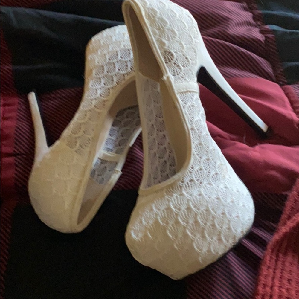 Pumps - Picture 4 of 6
